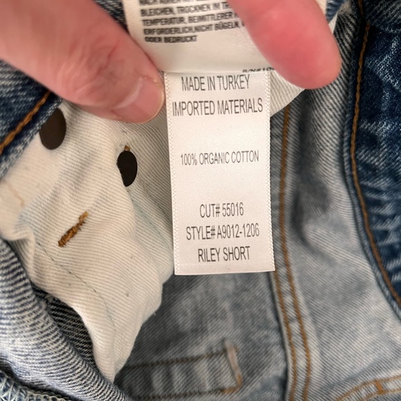 Agolde Riley Short, Size 26 - Picture 5 of 5